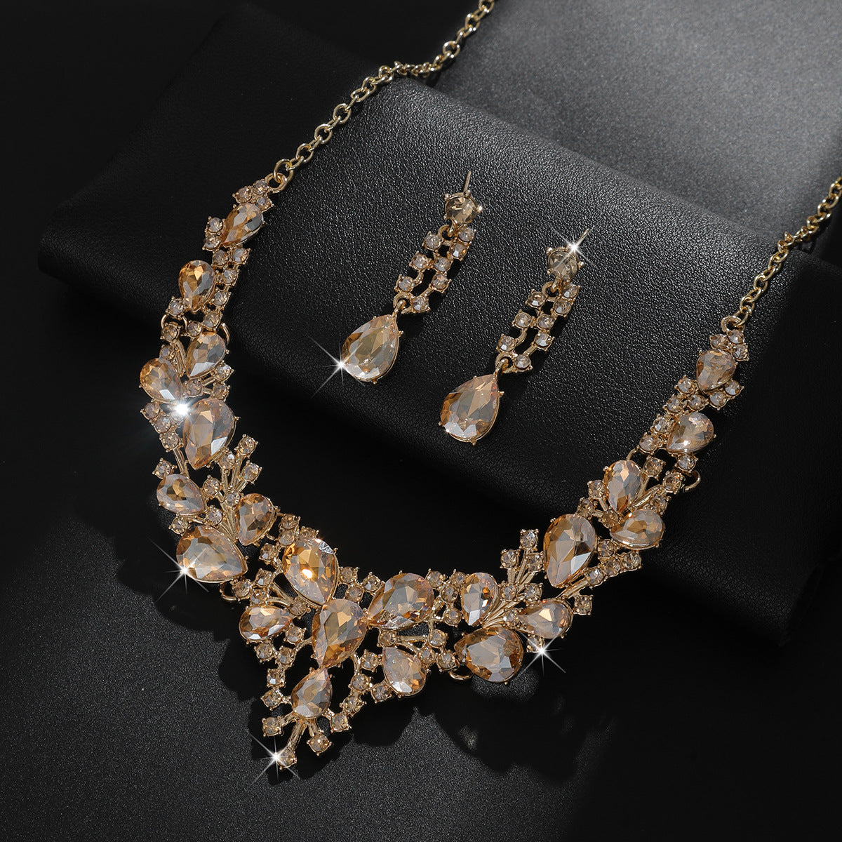 📢📢50% OFF !! ⏰Elegant Rhinestone Jewelry 4-Piece Set