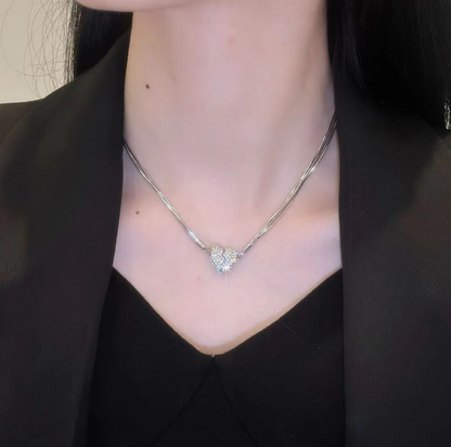 🔥💕 Magnetic Heart Necklace✨ Stylish Love-Inspired Statement Jewelry