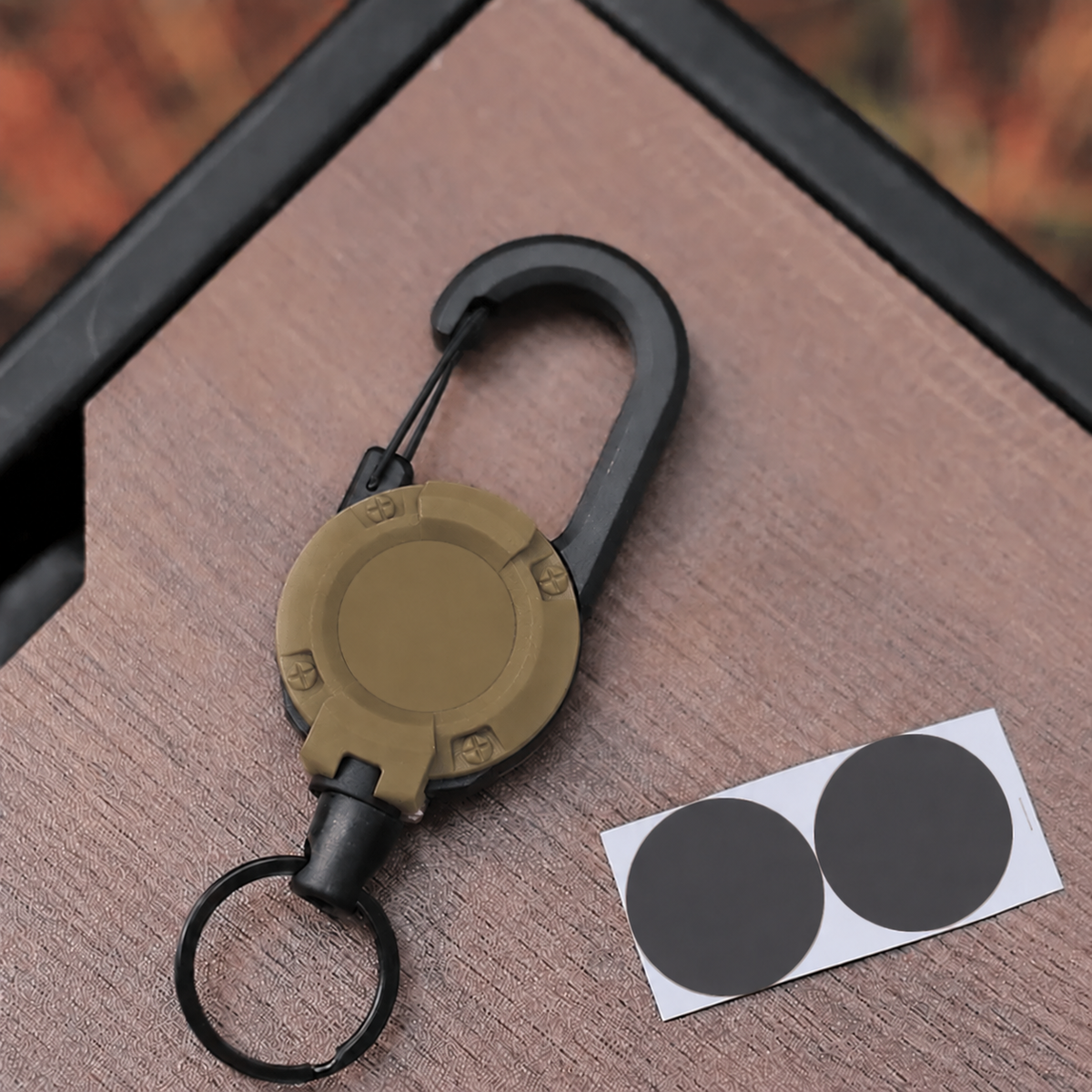🔑Retractable Carabiner Keychain – 65cm steel lanyard, 100,000 pull cycles. Lightweight & sturdy.