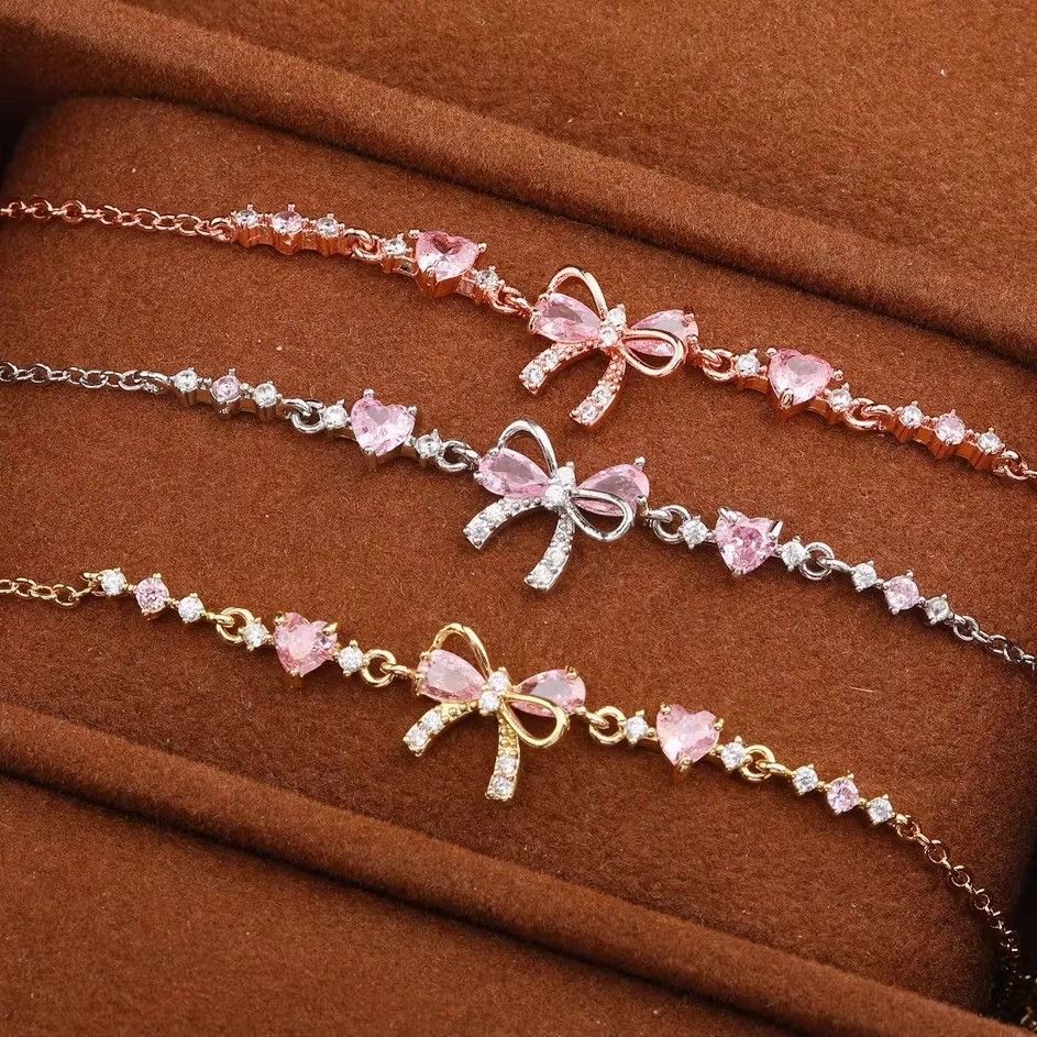 🎀Crystal Bow Bracelet – Elegant Wrist Jewelry with a Romantic Touch