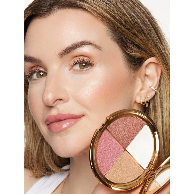 ✨ Glow Draped Highlight & Blush Palette 💕 – Four Dreamy Shades for a Fresh, Radiant Glow 🌸💫
