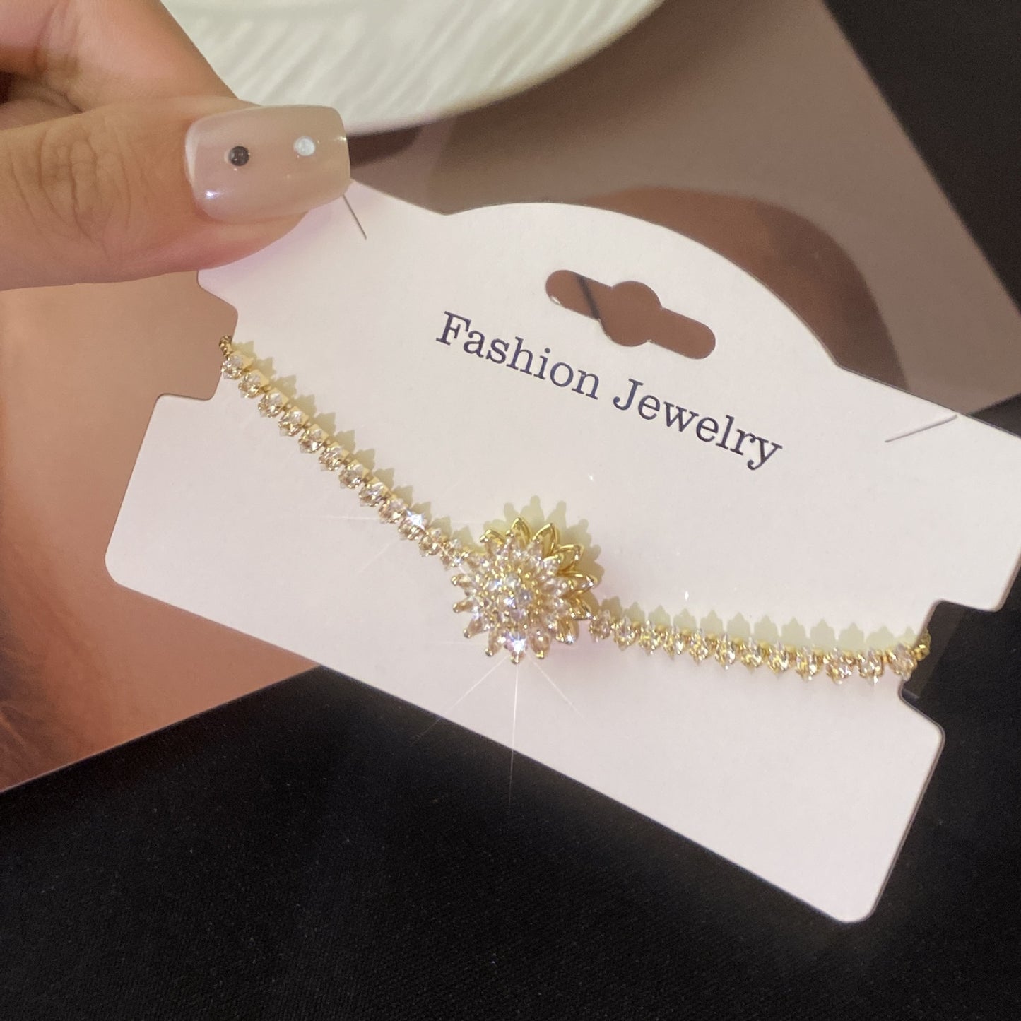 🌻💎 Chic Sunflower Bracelet – Adjustable, Sparkling & Perfect for Any Occasion