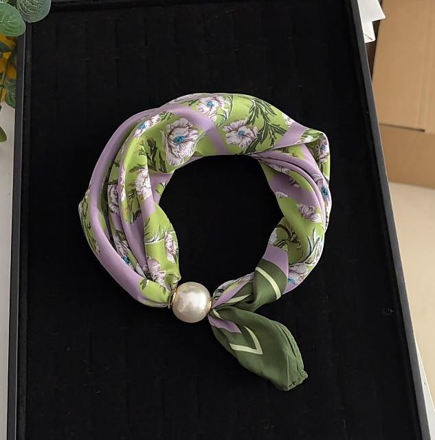 🔥HOT SALE🔥 Pearl Buckle Closure Printed Scarf