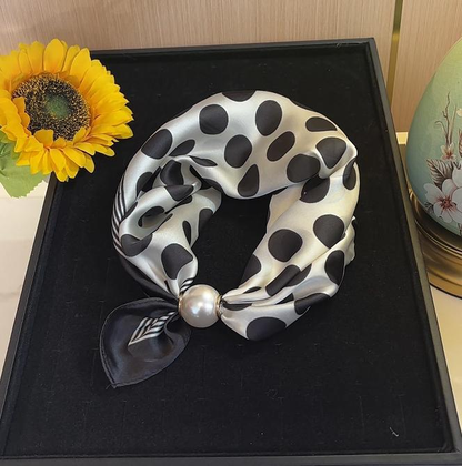🔥HOT SALE🔥 Pearl Buckle Closure Printed Scarf