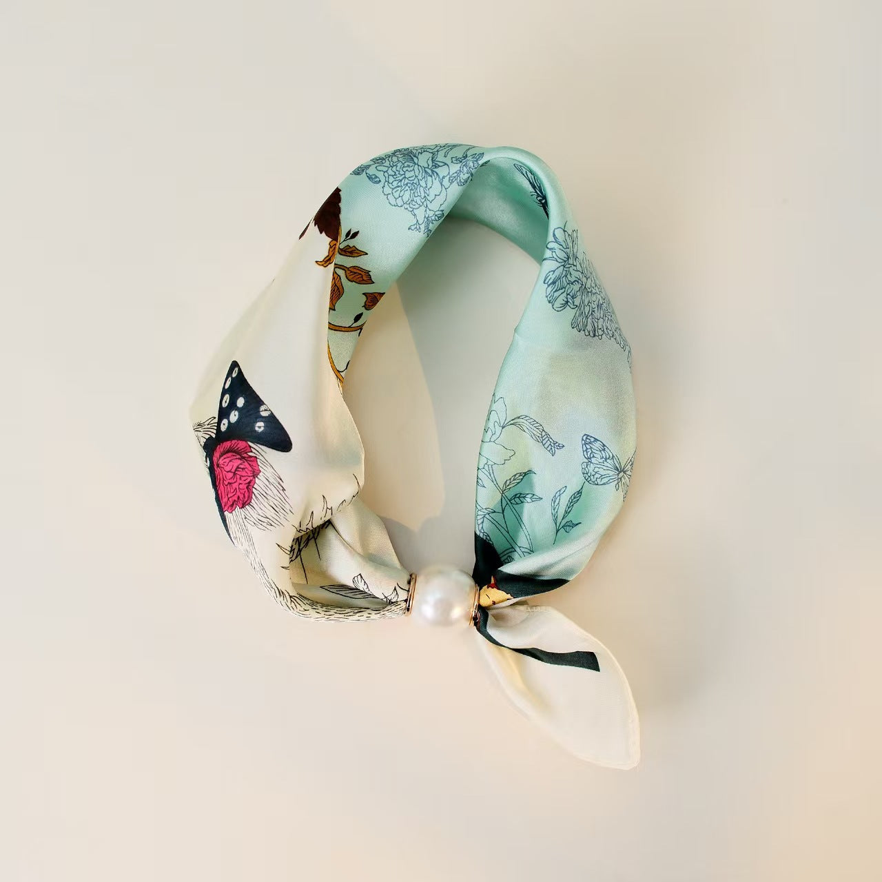 🧣 Effortless Glamour: Pop-On Pearl Necklace Scarf ✨