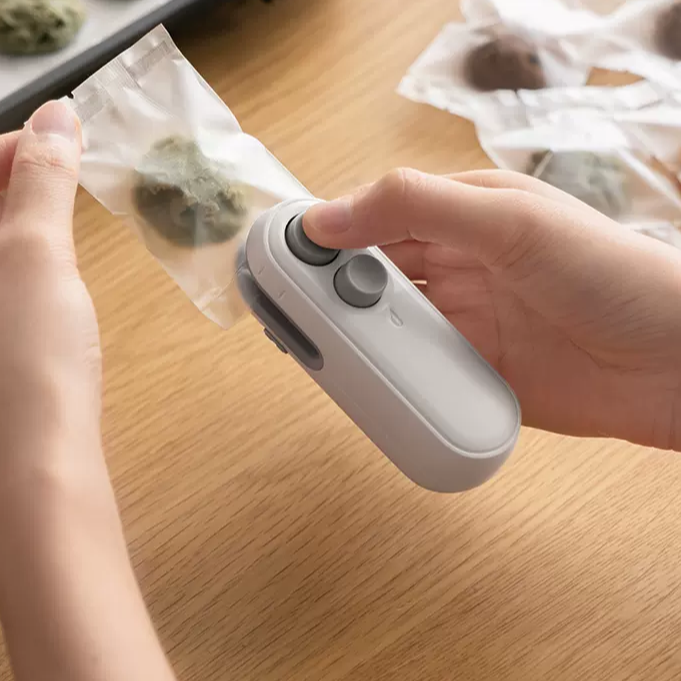 2-in-1 Mini Heat Sealer -  Seal & Cutter