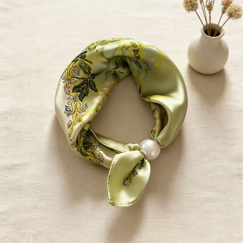 🧣 Effortless Glamour: Pop-On Pearl Necklace Scarf ✨