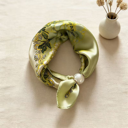 🧣 Effortless Glamour: Pop-On Pearl Necklace Scarf ✨