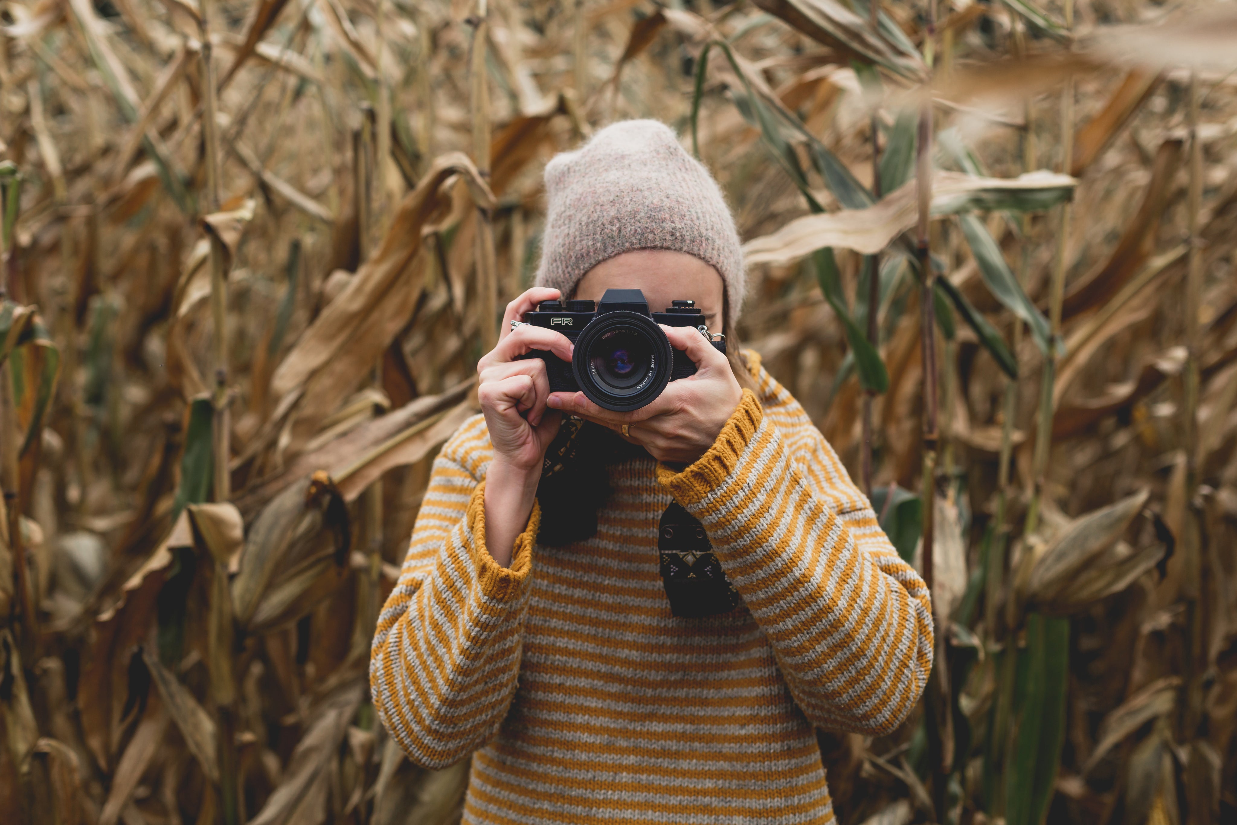files/autumn-photographer-taking-picture.jpg