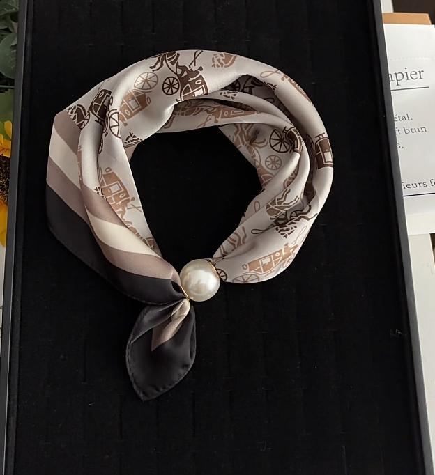 🔥HOT SALE🔥 Pearl Buckle Closure Printed Scarf