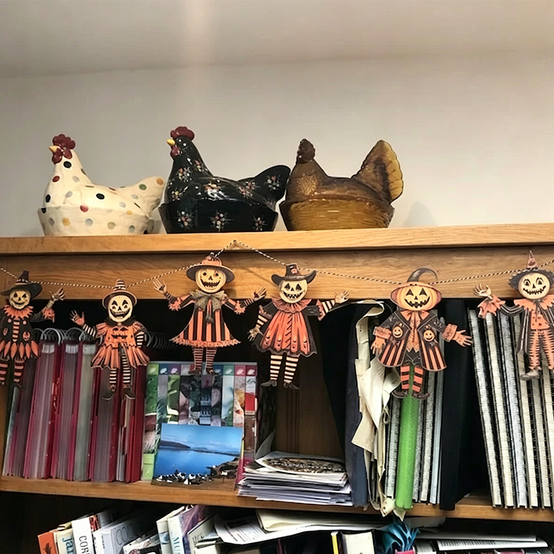 🎃 Vintage Halloween Pumpkin Character Garland – Retro Spooky Hanging Decor 👻