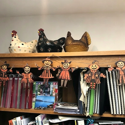 🎃 Vintage Halloween Pumpkin Character Garland – Retro Spooky Hanging Decor 👻